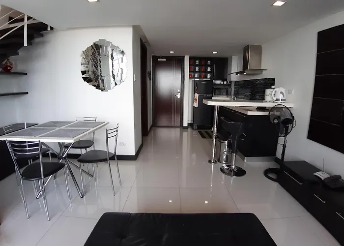 Huge Lofts By P&j Appartamento Cebu