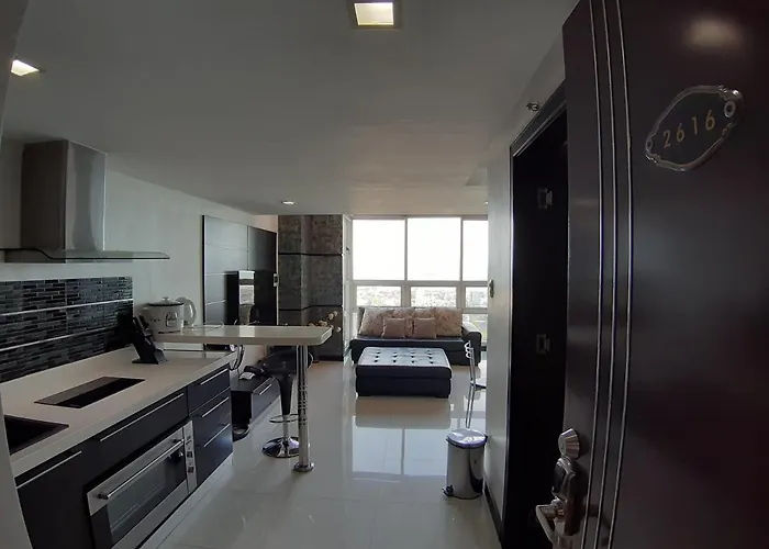 Huge Lofts By P&j Appartamento Cebu